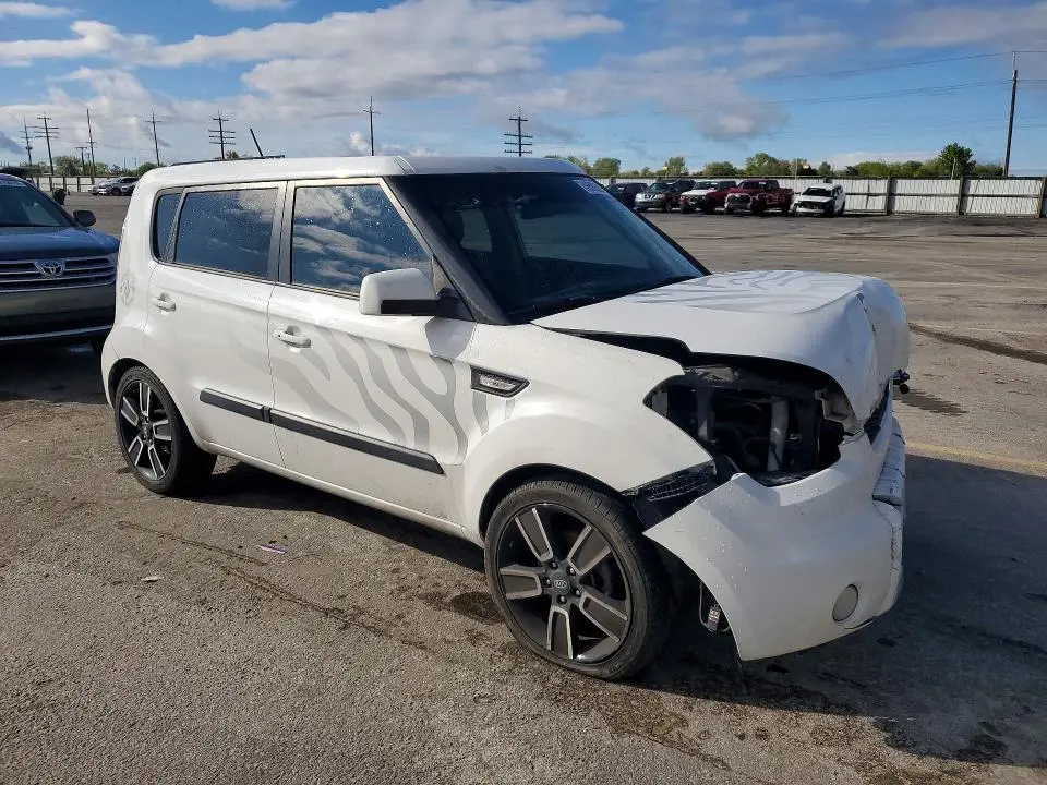 2011 KIA SOUL +  