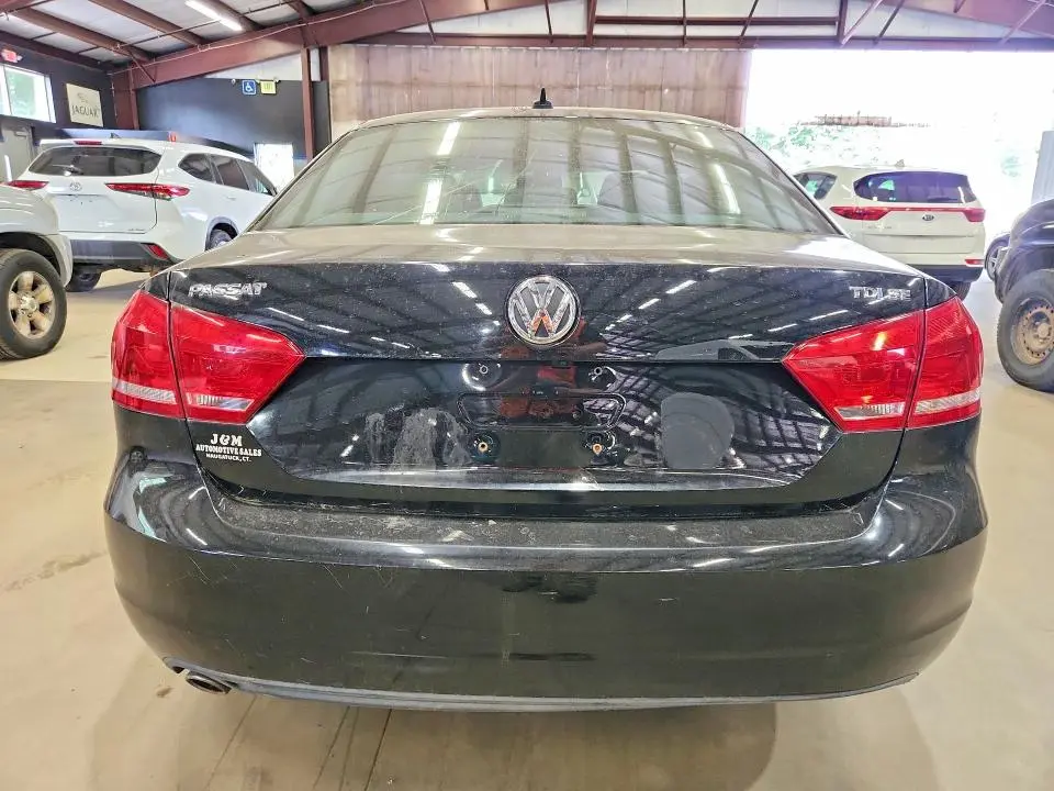2014 VOLKSWAGEN PASSAT SE  