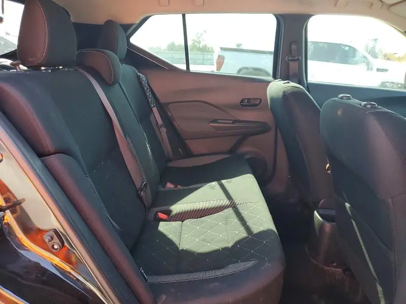 2020 NISSAN KICKS S  