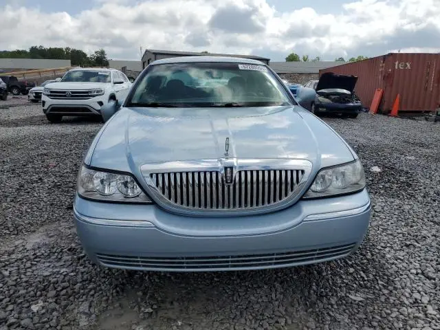 2010 LINCOLN TOWN CAR SIGNATURE LIMITED  