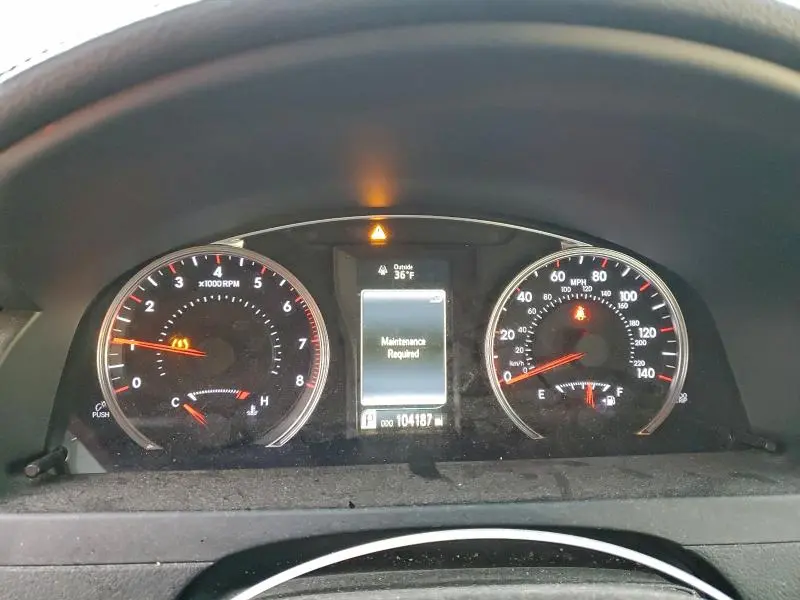 2016 TOYOTA CAMRY LE  