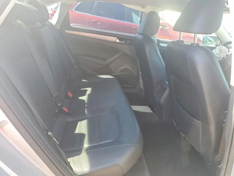 2015 VOLKSWAGEN PASSAT S  