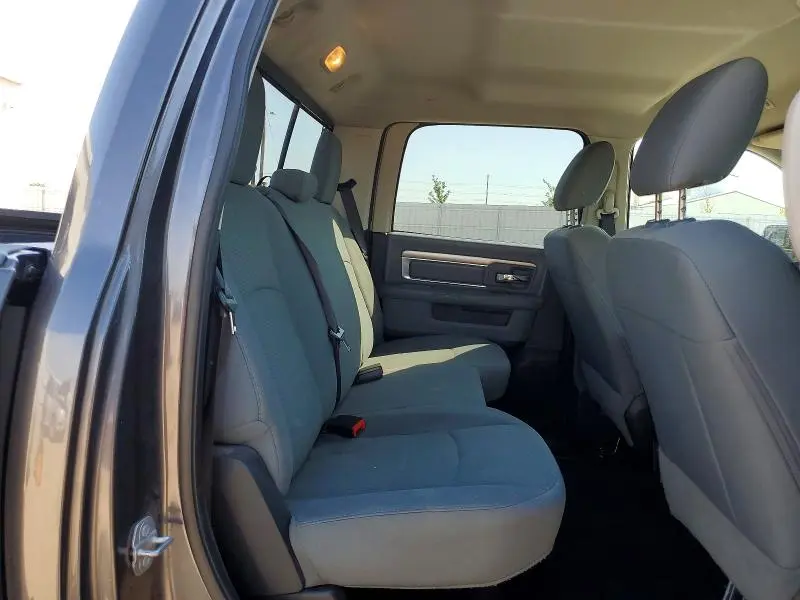 2017 RAM 1500 SLT  