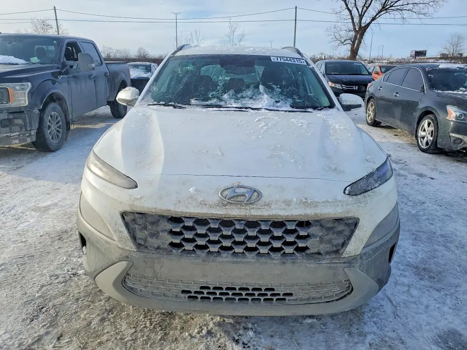 2023 HYUNDAI KONA SE  