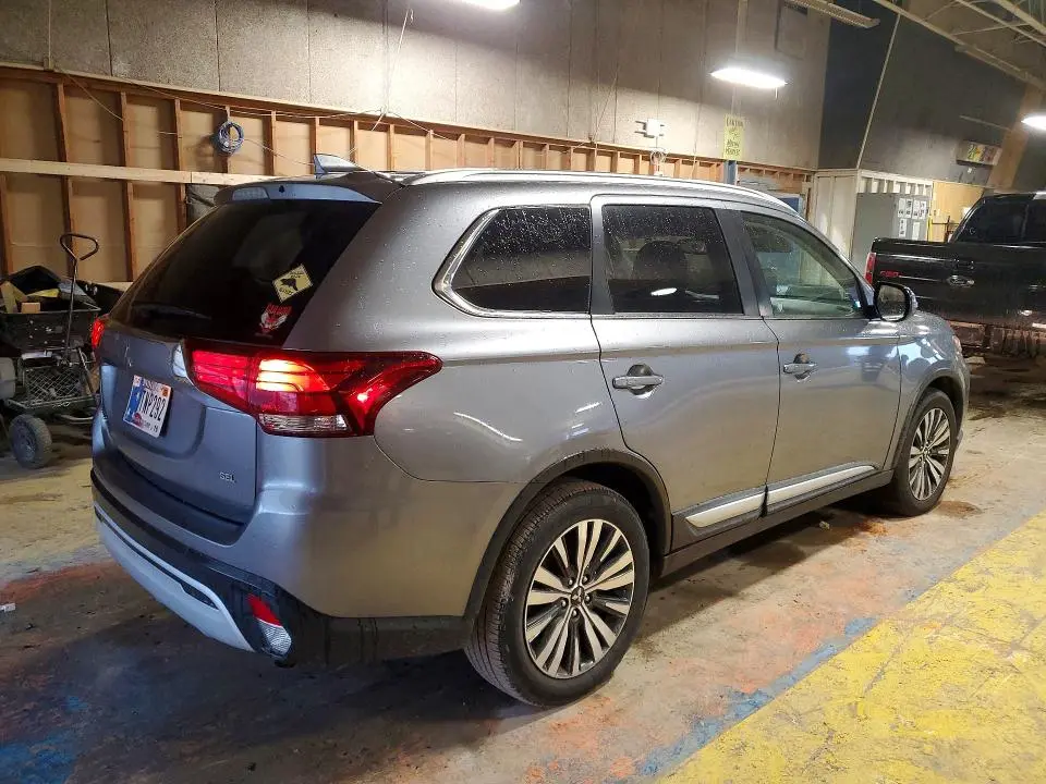 2020 MITSUBISHI OUTLANDER SE  