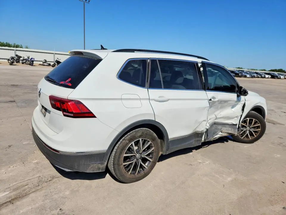 2020 VOLKSWAGEN TIGUAN SE  