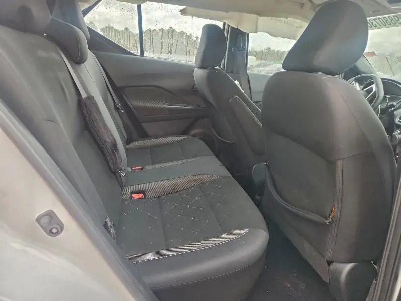 2019 NISSAN KICKS S  