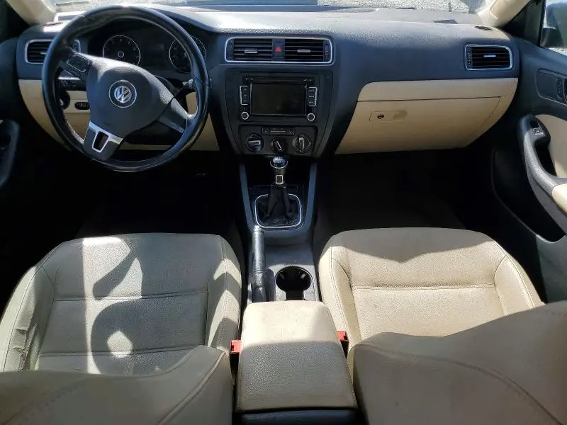 2012 VOLKSWAGEN JETTA SE  