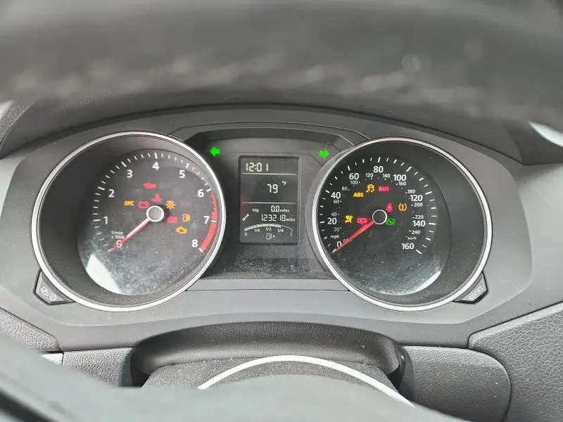 2016 VOLKSWAGEN JETTA SE  