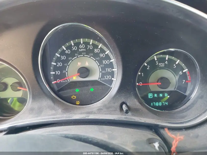2012 CHRYSLER 200 LX