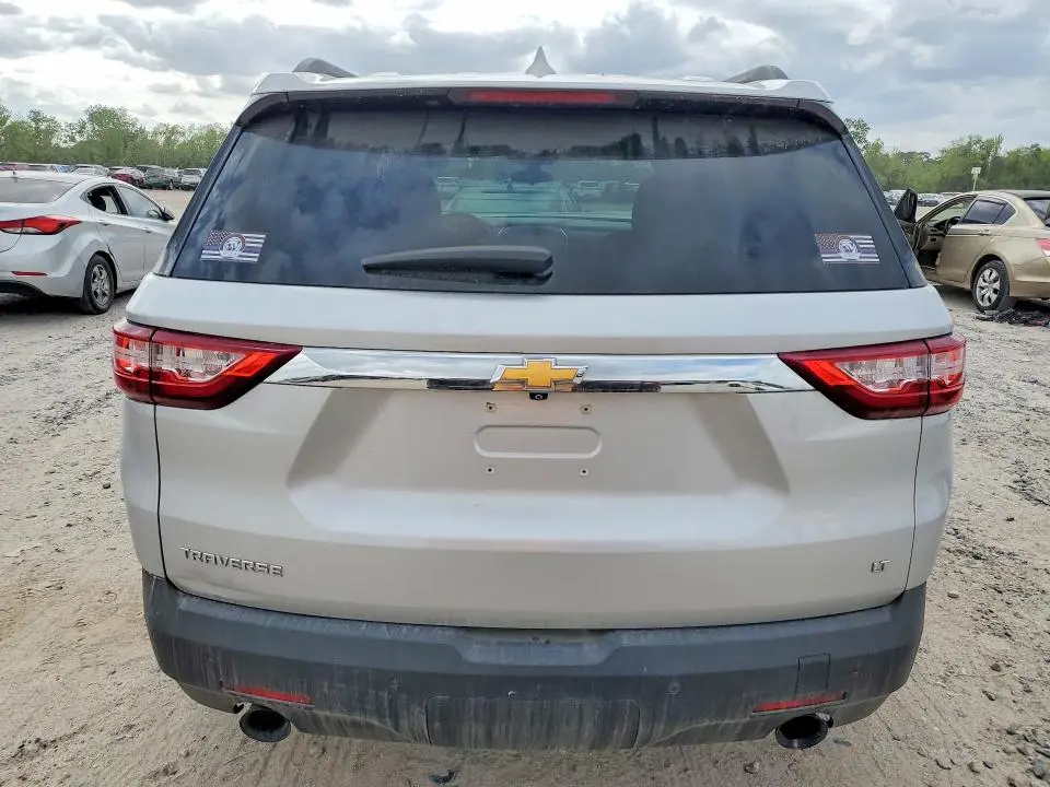 2020 CHEVROLET TRAVERSE LT  