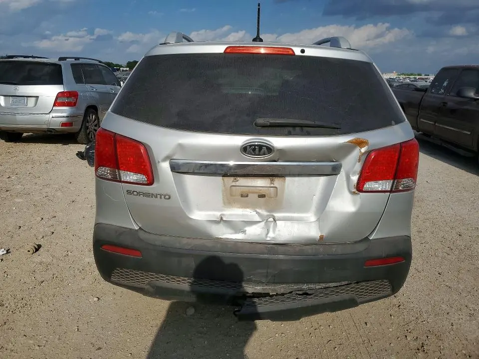 2013 KIA SORENTO LX  