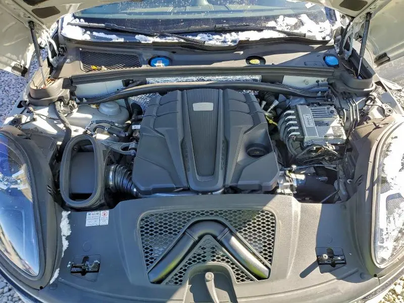 2021 PORSCHE MACAN TURBO  