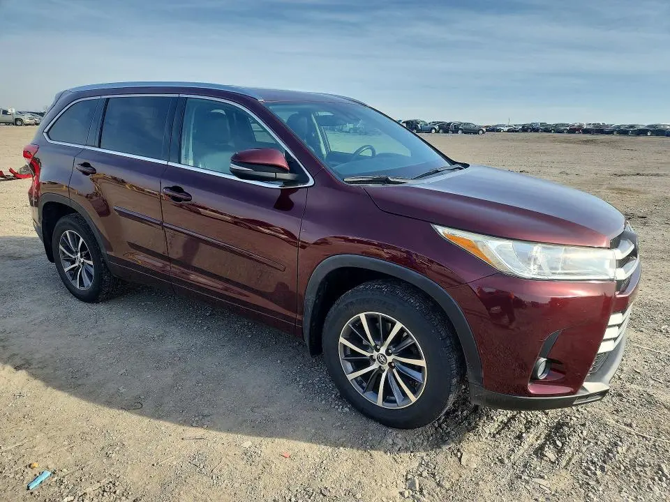 2018 TOYOTA HIGHLANDER XLE  