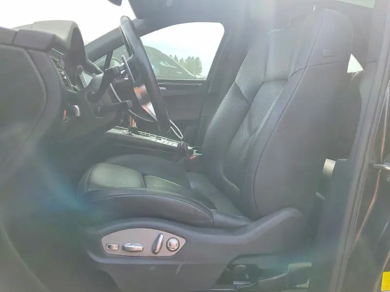 2019 PORSCHE MACAN   