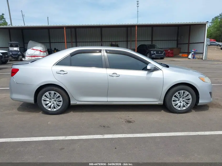 2014 TOYOTA CAMRY LE