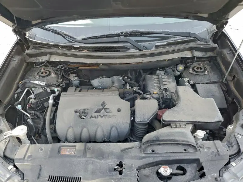 2016 MITSUBISHI OUTLANDER SE  