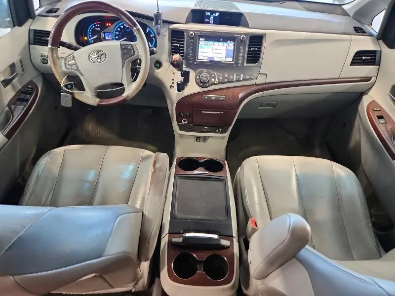 2013 TOYOTA SIENNA LIMITED 7-PASSENGER  