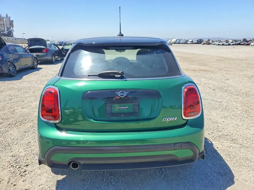 2022 MINI COOPER   