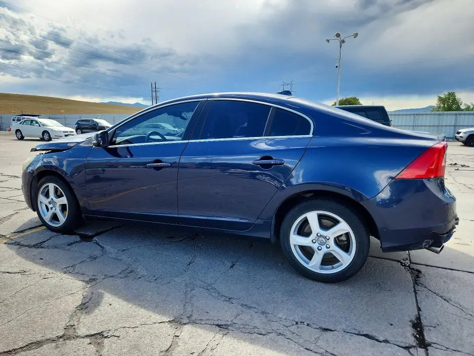 2013 VOLVO S60 T5  