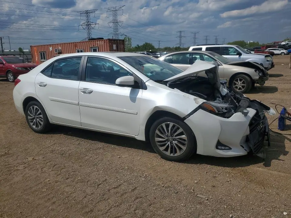 2017 TOYOTA COROLLA XLE  