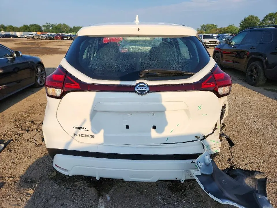 2021 NISSAN KICKS S  