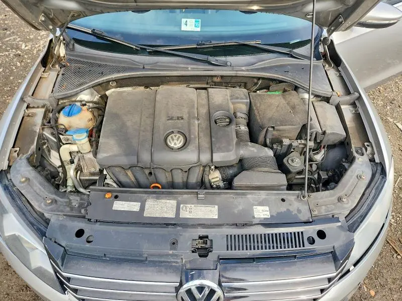 2012 VOLKSWAGEN PASSAT SE  