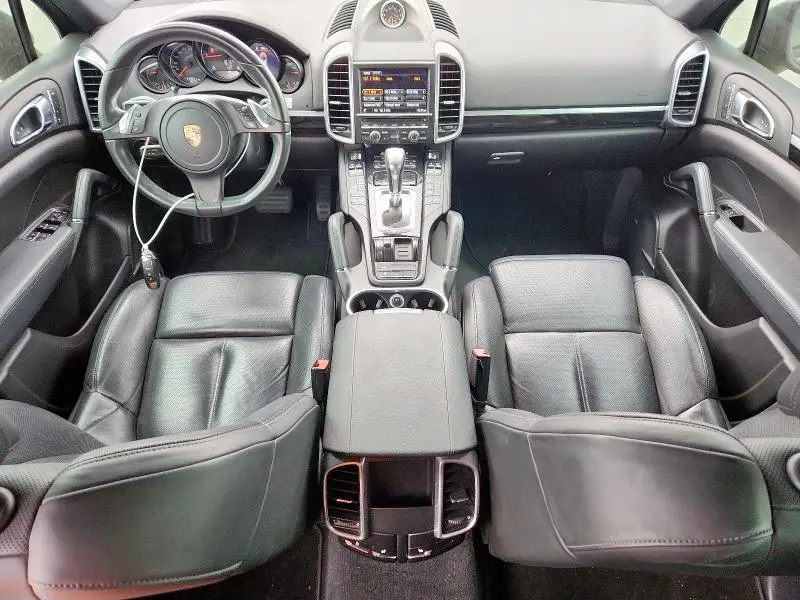2013 PORSCHE CAYENNE   