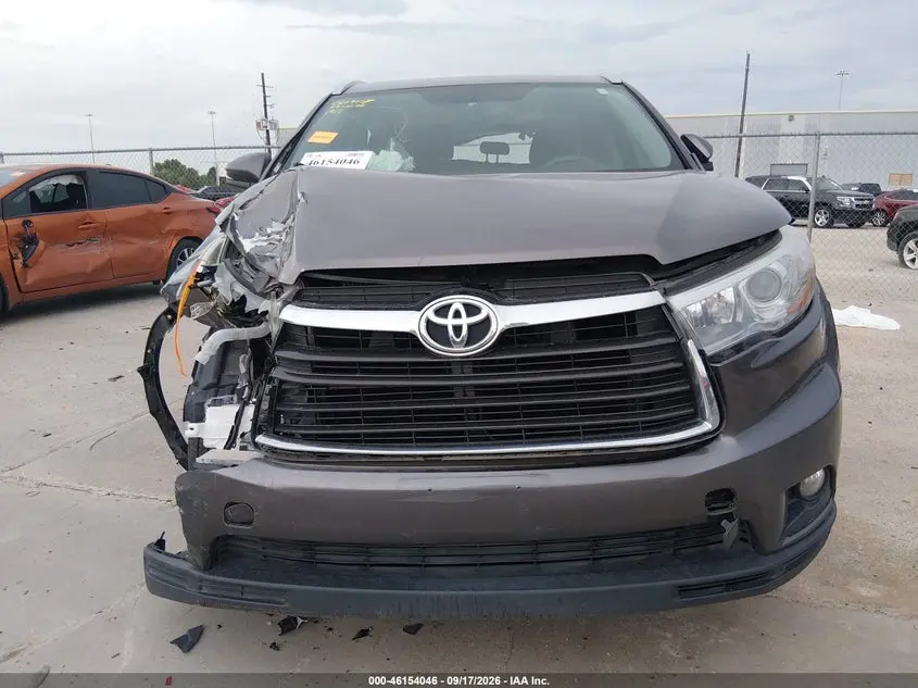 2016 TOYOTA HIGHLANDER XLE V6