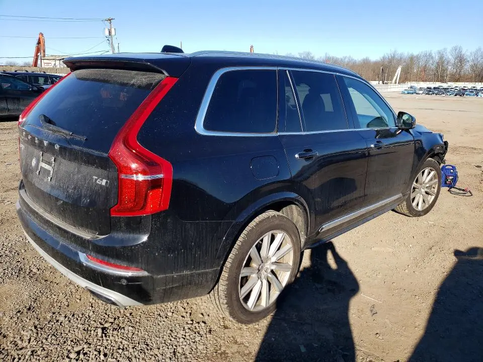 2016 VOLVO XC90 T6  
