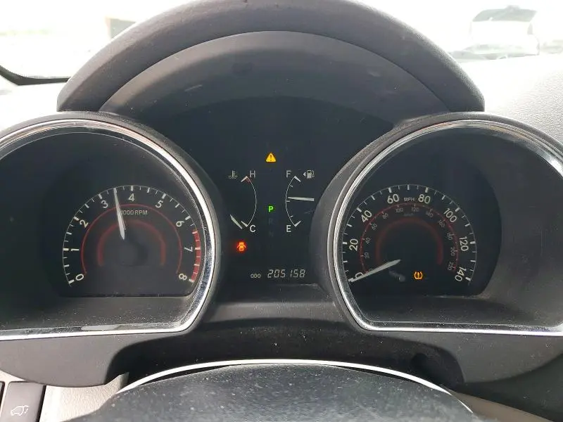 2011 TOYOTA HIGHLANDER SE  