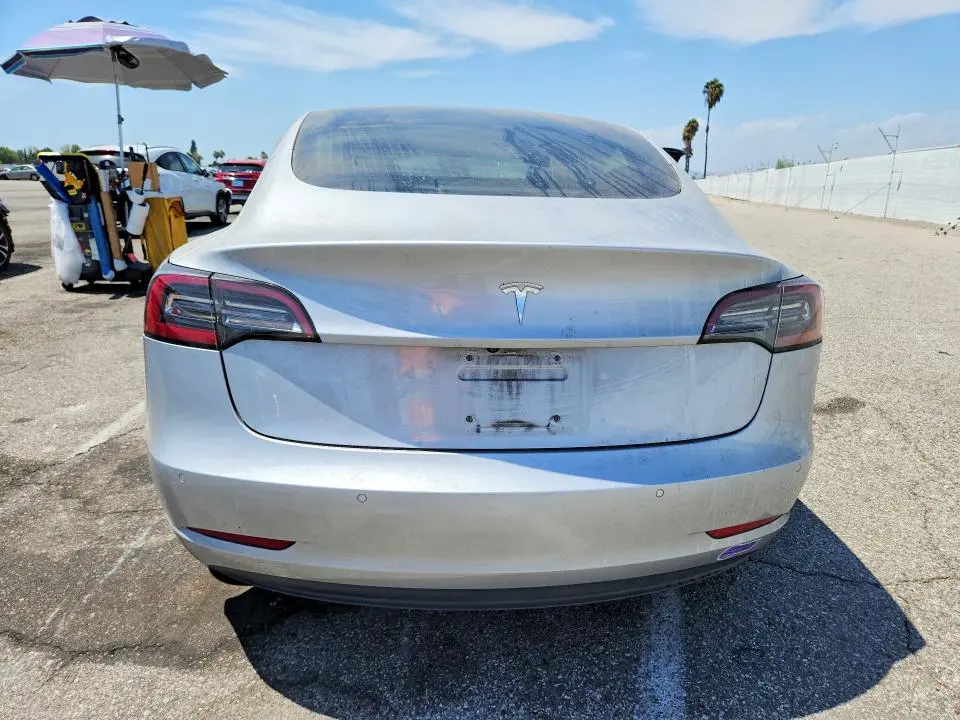 2018 TESLA MODEL 3   