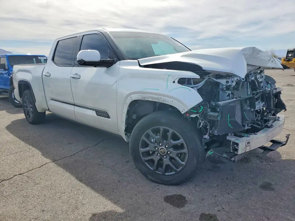 2023 TOYOTA TUNDRA PLATINUM  