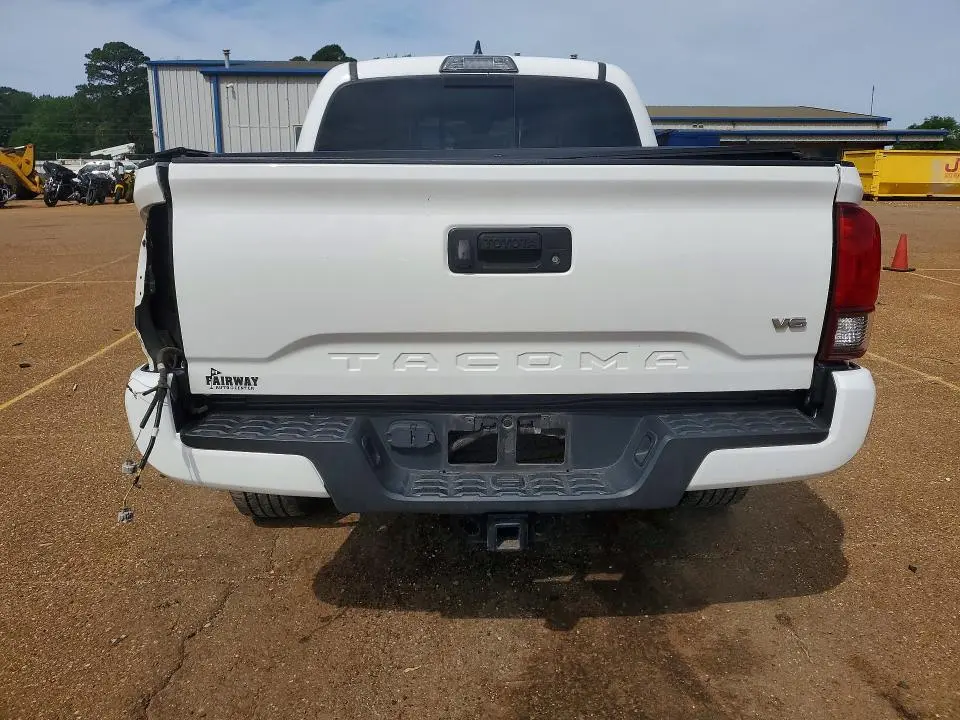 2018 TOYOTA TACOMA SR5 V6  