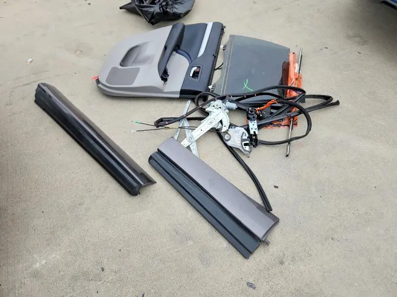 2017 TOYOTA HIGHLANDER SE  