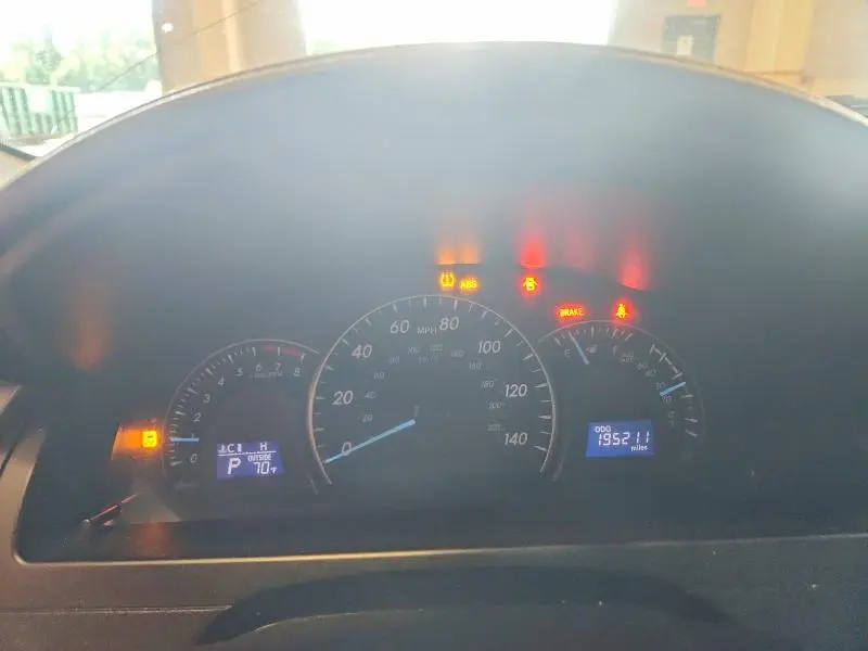 2014 TOYOTA CAMRY LE  