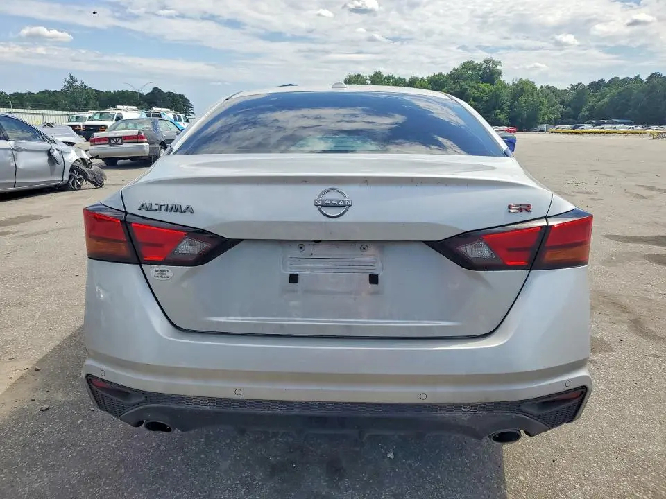 2024 NISSAN ALTIMA SR  