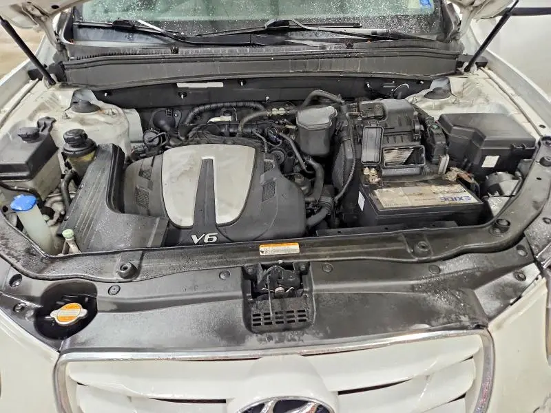 2011 HYUNDAI SANTA FE SE  