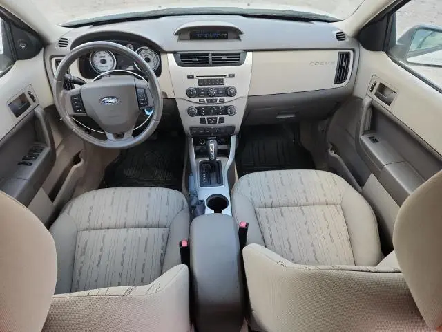 2010 FORD FOCUS SE  