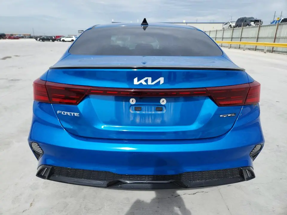 2022 KIA FORTE GT LINE  