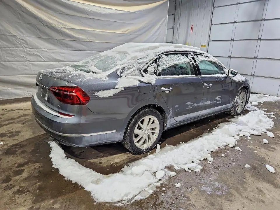 2018 VOLKSWAGEN PASSAT SE  