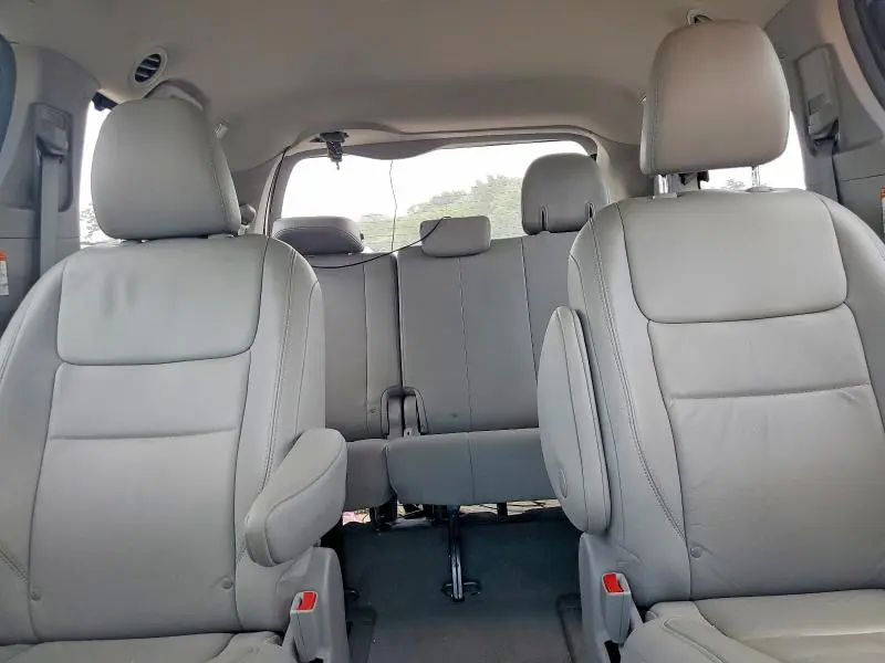 2018 TOYOTA SIENNA XLE 7-PASSENGER  