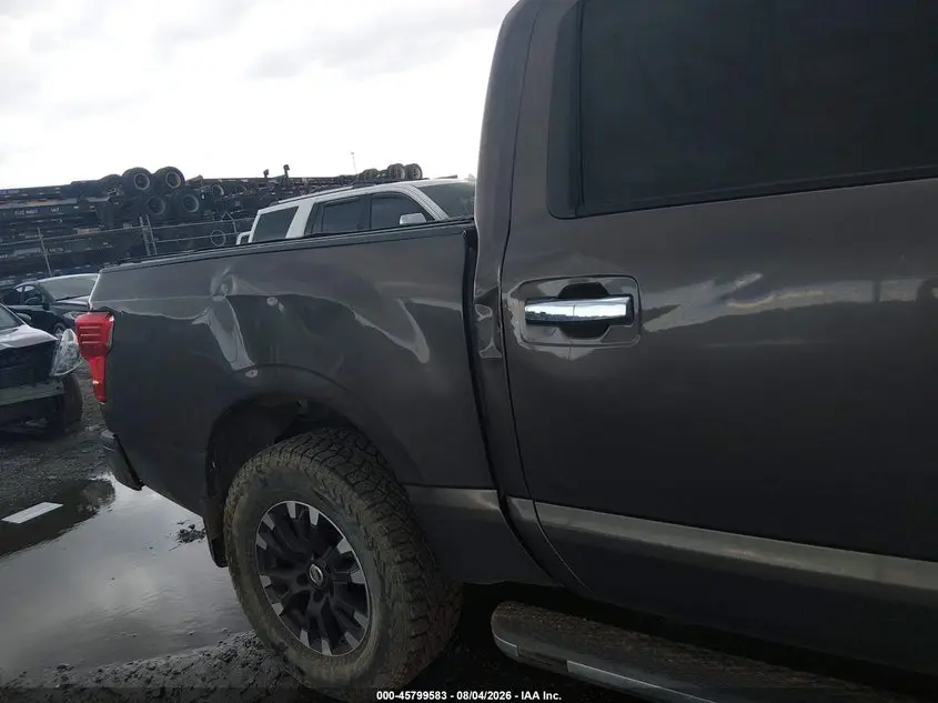 2017 NISSAN TITAN SL