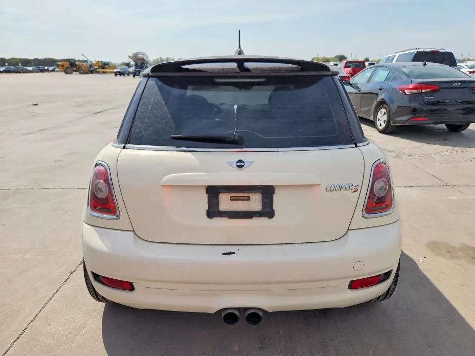 2010 MINI COOPER S  