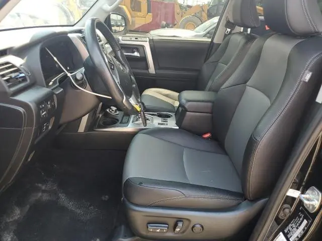 2023 TOYOTA 4RUNNER SE  