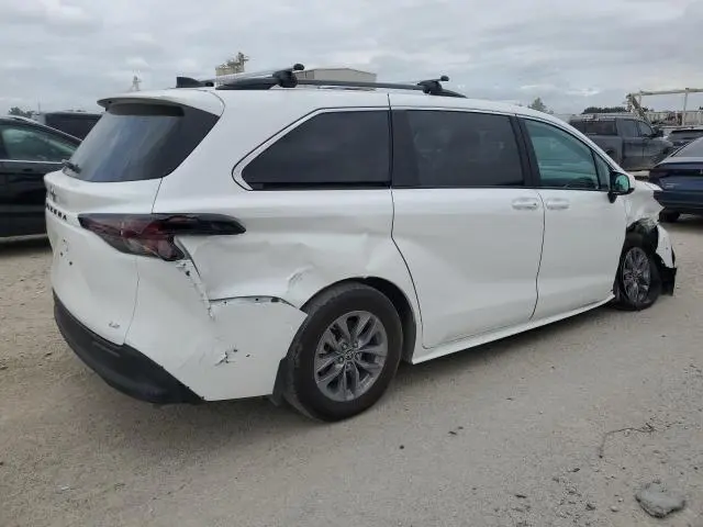 2025 TOYOTA SIENNA LE