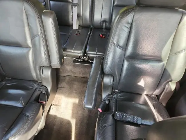 2011 CADILLAC ESCALADE ESV PREMIUM  