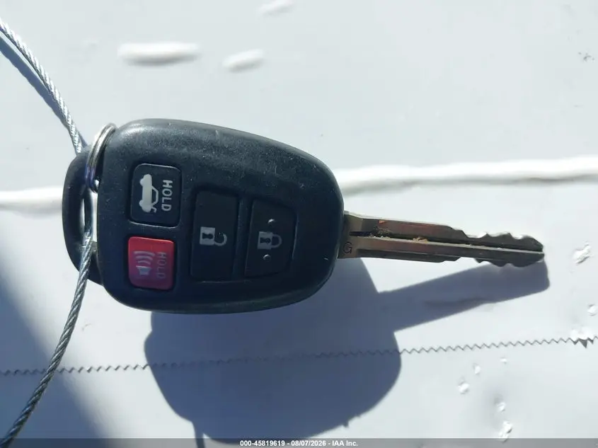 2013 TOYOTA CAMRY SE