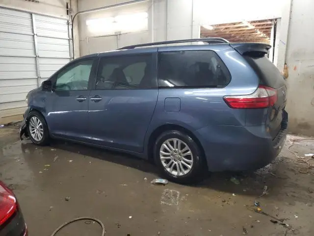 2015 TOYOTA SIENNA XLE  