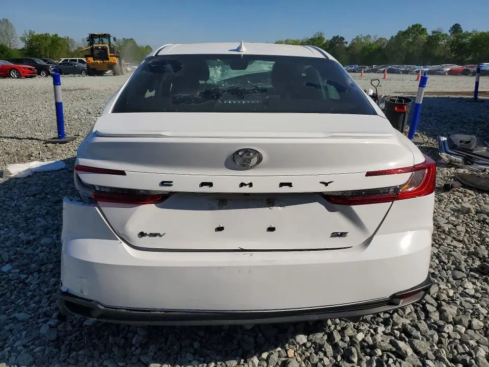 2025 TOYOTA CAMRY SE  